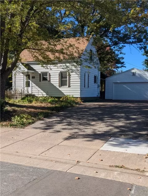 3354 Midway St, Eau Claire, WI 54703