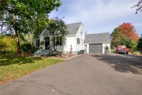 317 College Ave W, Ladysmith, WI 54848