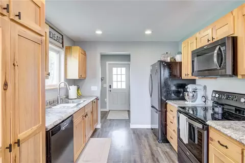 302 E Spring St, Chippewa Falls, WI 54729 photo 8
