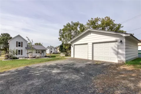 302 E Spring St, Chippewa Falls, WI 54729 photo 2