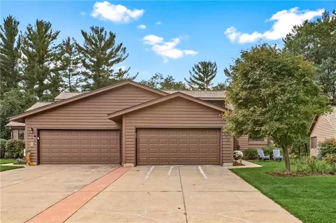 942 Cambridge Ct #A, Altoona, WI 54720