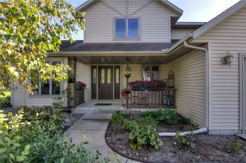 1117 Willow Green Cir, Eau Claire, WI 54701