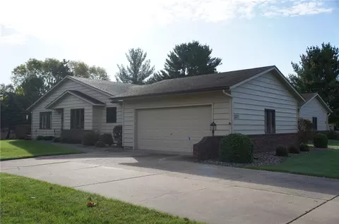 3371 Westhaven Ct, Eau Claire, WI 54701