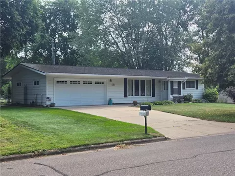 1445 W Willow St, Chippewa Falls, WI 54729