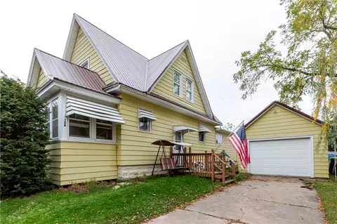 Exterior - 126 E 4th Ave, Stanley, WI 54768 photo 2 of 2