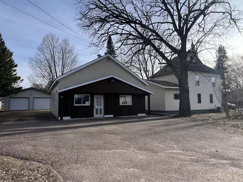 2202 S Broadway St, Menomonie, WI 54751