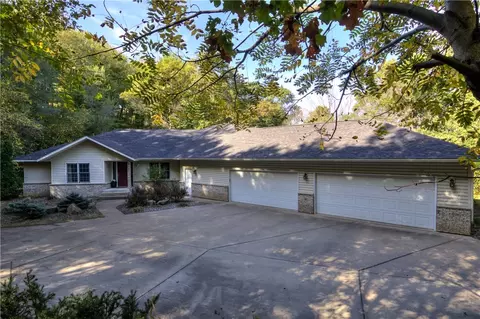 2030 Abbe Hill Dr, Eau Claire, WI 54703