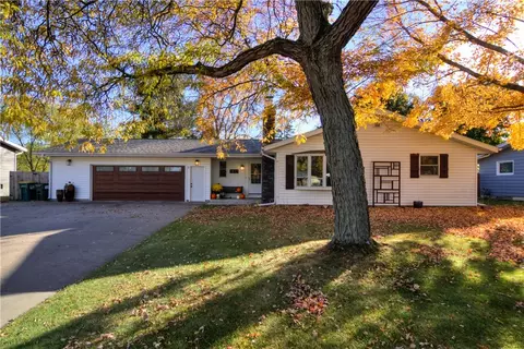 1817 Sunset Dr, Eau Claire, WI 54703