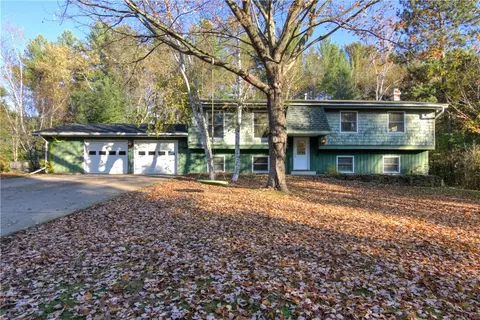 4554 Eastland Ct, Eau Claire, WI 54703