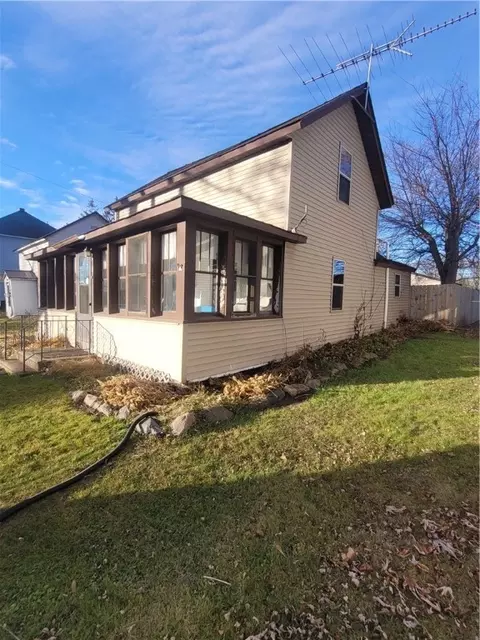 512 2nd Street St, Withee, WI 54498 photo 2