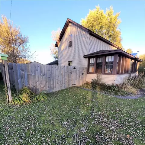 512 2nd Street St, Withee, WI 54498 photo 3
