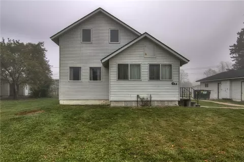611 8th St E, Wabasha, MN 55981