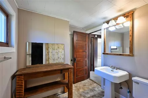 Bath - 501 East River Road, Hayward, WI 54843 photo 2 of 3