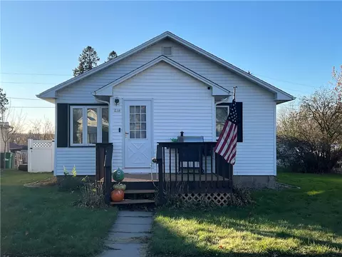 216 N 4th St N, Cornell, WI 54732