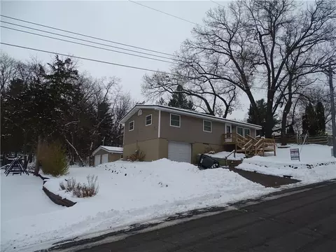 812 11th Ave E, Durand, WI 54736