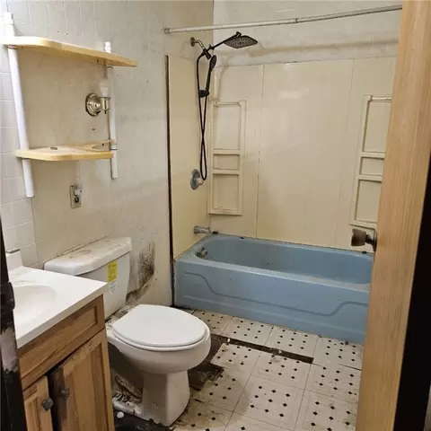Bath - 1568 W 710th Ave, Spring Valley, WI 54767 photo 1 of 1