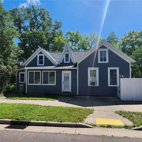1105 Bellevue Ave #1-2, Eau Claire, WI 54703
