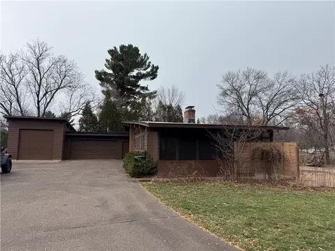 1420 Huron Ct, Chippewa Falls, WI 54729
