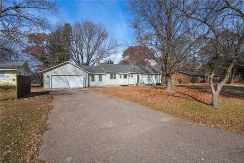 3244 Fern Ct, Eau Claire, WI 54703