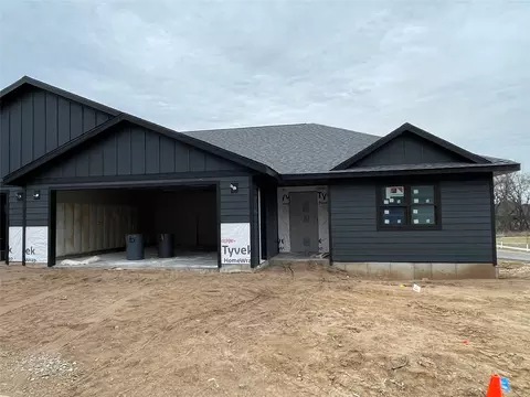 2811 Patrick John Dr, Eau Claire, WI 54703
