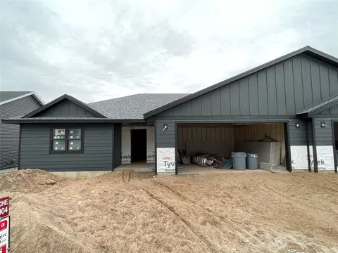 2813 Patrick John Dr, Eau Claire, WI 54703