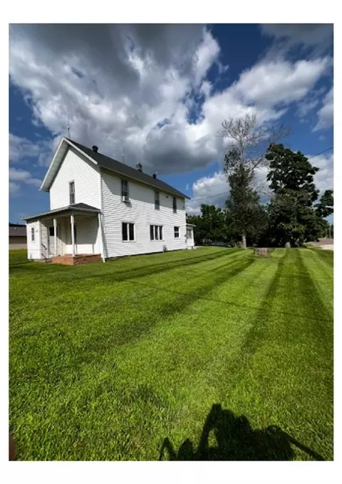 Exterior - 50482 S 3rd St, Eleva, WI 54738 photo 5 of 14
