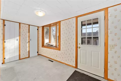 Entry Way - 400 E Stanley St, Thorp, WI 54771 photo 2 of 3