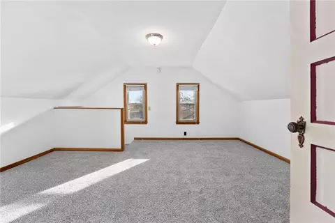 Bedroom - 400 E Stanley St, Thorp, WI 54771 photo 5 of 8