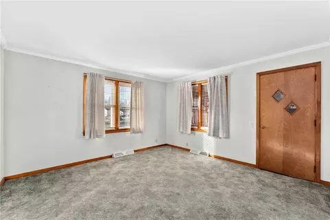 Living - 400 E Stanley St, Thorp, WI 54771 photo 2 of 4