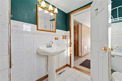 Bath - 400 E Stanley St, Thorp, WI 54771 photo 2 of 3