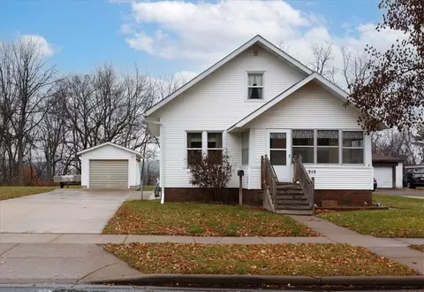315 12th Ave W, Menomonie, WI 54751