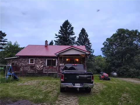 6901 N Zett Rd, Loretta, WI 54896