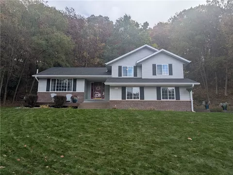 3521 Leslie Ln, Eau Claire, WI 54703