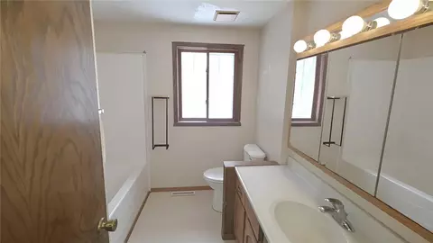 118 E Monroe Ave, Barron, WI 54812 photo 17
