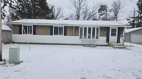 118 E Monroe Ave, Barron, WI 54812