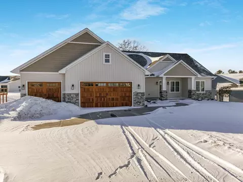 3981 High View Dr, Eau Claire, WI 54703