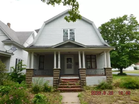 230 S Main St, Elmwood, WI 54740