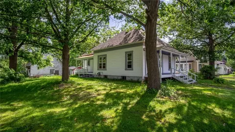 618 E Worden Ave, Ladysmith, WI 54848