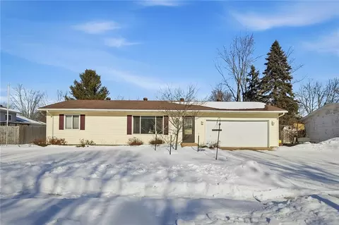 2202 Crestview Dr, Eau Claire, WI 54703