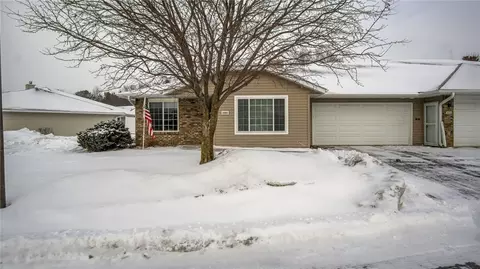 4402 E Robin Meadows Ln, Eau Claire, WI 54701