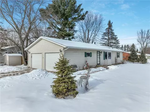 612 10th St W, Altoona, WI 54720