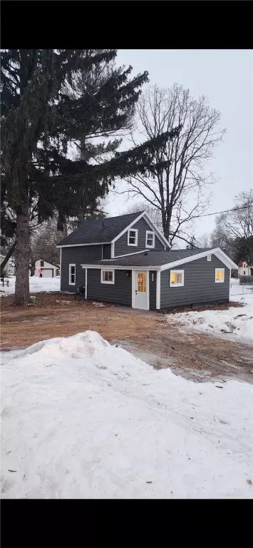 2222 4th St E, Menomonie, WI 54751