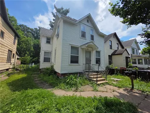 625 N Barstow St #1-2, Eau Claire, WI 54703