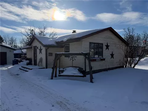 322 6th Ave, Shell Lake, WI 54871