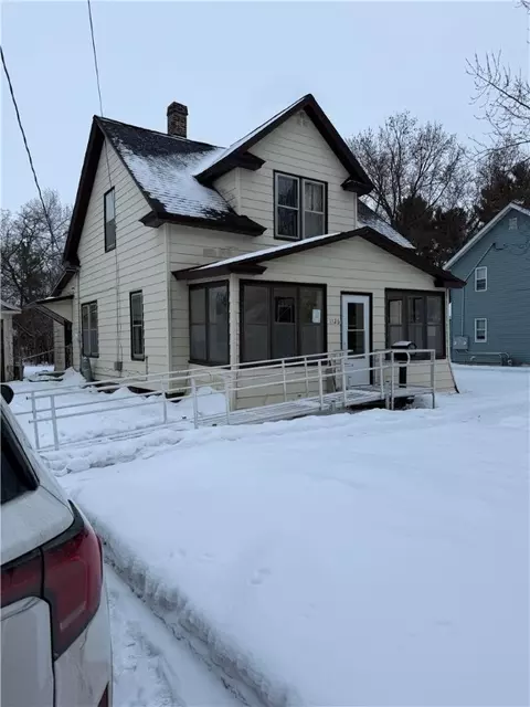 1126 Tainter St, Menomonie, WI 54751