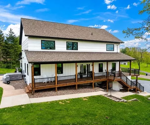 Exterior - 301 E Poplar Ave, Cameron, WI 54822 photo 8 of 9