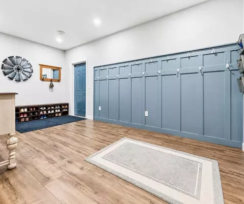 Entry Way - 301 E Poplar Ave, Cameron, WI 54822 photo 4 of 5