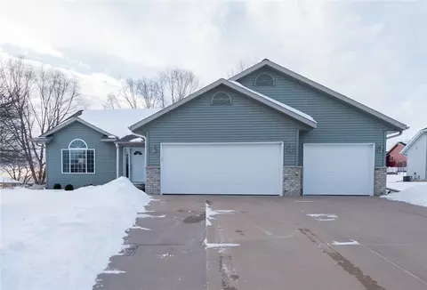 3012 W Ridge Dr, Eau Claire, WI 54703
