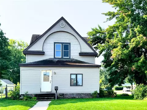 810 E La Salle Ave, Barron, WI 54812