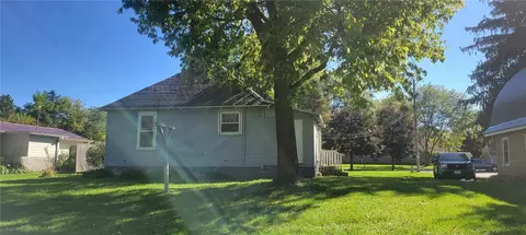 218 E Clark St, Alma Center, WI 54611